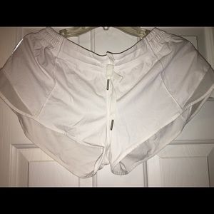 Size 10 Vguc lululemon Hotty hot shorts